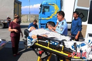 旅客突发疾病新疆霍尔果斯出入境边防检查站紧急救助 旅客突发疾病新疆霍尔果斯出入境边防检查站紧急救助