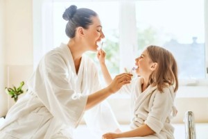 【健康周末】10样小东西再亲的人都别随意借害人又害己 【健康周末】10样小东西再亲的人都别随意借害人又害己