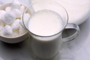 牛奶是完美的补钙食物可有人喝多了会便秘牛奶会导致上火吗 牛奶是完美的补钙食物可有人喝多了会便秘牛奶会导致上火吗