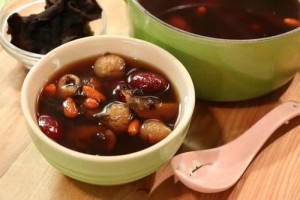 不管男人女人上岁数后都要注意补血吃对几种食物来正确补血 不管男人女人上岁数后都要注意补血吃对几种食物来正确补血