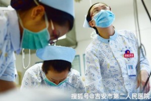 老人吃重阳糕发生意外老年人如何防止进食误吸 老人吃重阳糕发生意外老年人如何防止进食误吸