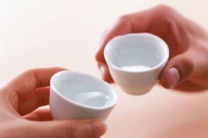 每天喝二三两白酒给身体带来的两个优点和两个害处怎么取舍 每天喝二三两白酒给身体带来的两个优点和两个害处怎么取舍