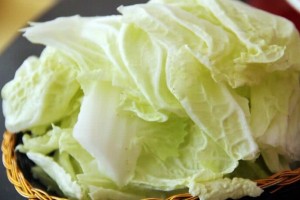 它称为为菜中之王三两下做成凉拌菜又鲜又脆5分钟搞定