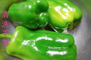家常特色菜爆炒五香芝麻菜椒调配新鲜五花肉这做法太有味了 家常特色菜爆炒五香芝麻菜椒调配新鲜五花肉这做法太有味了