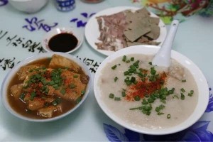 宁波10块钱一碗的羊骨头粥被央角度赞北京吃货都慕名而来… 宁波10块钱一碗的羊骨头粥被央角度赞北京吃货都慕名而来…
