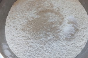 怎样把面快速发满盆除了酵母粉再加这2样包子馒头特别好吃 怎样把面快速发满盆除了酵母粉再加这2样包子馒头特别好吃