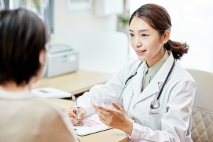 冠心病医治之后应该怎样运动医师走路才是首选运动安全又有用