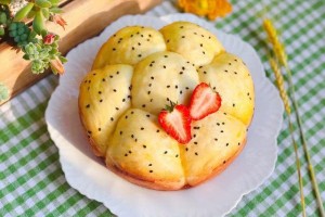 电饭锅烤面包不必打发直接和面口感疏松细腻比做蛋糕轻松