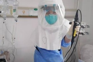 为抢救生命医师两跪江苏战队反击金银潭风暴中心