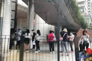 广州一星巴克发现疑似病例已有两千余人承受核酸检测 广州一星巴克发现疑似病例已有两千余人承受核酸检测