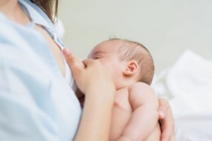 母乳喂养日新手妈妈母乳喂养攻略奉上五种常用喂奶姿态get起来 母乳喂养日新手妈妈母乳喂养攻略奉上五种常用喂奶姿态get起来